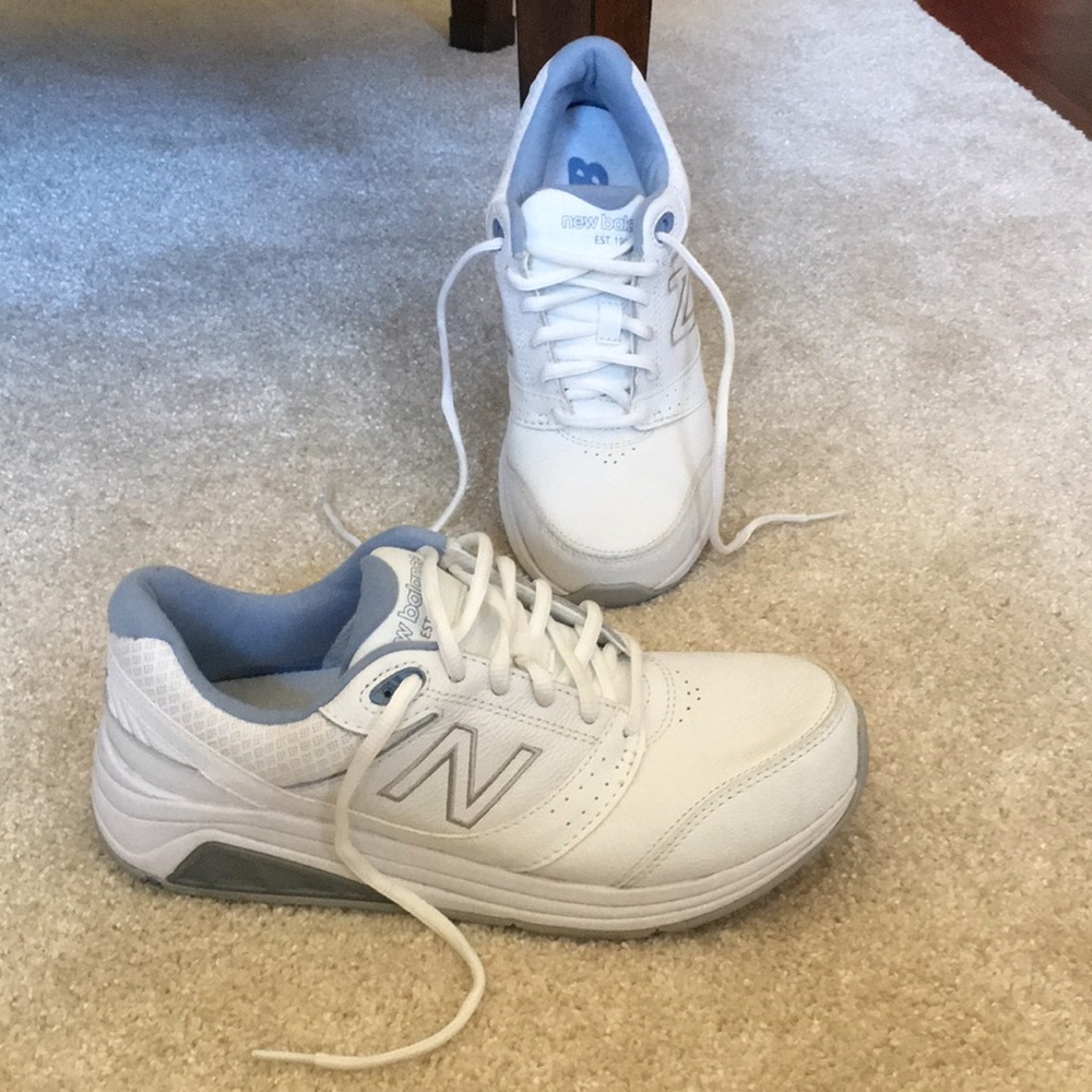 New Balance tennis shoes